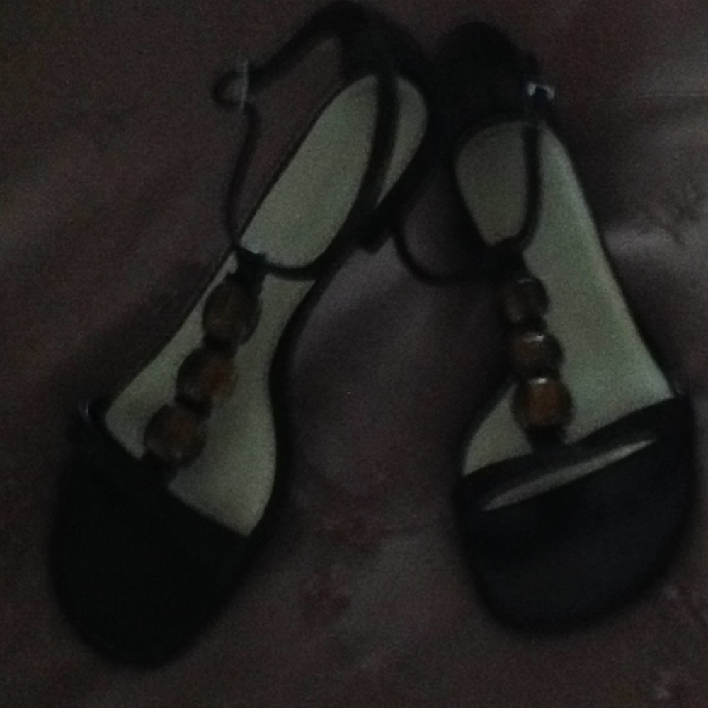 Flat sandal